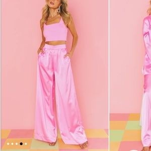 Show me your mumu set. Top is L, pants M